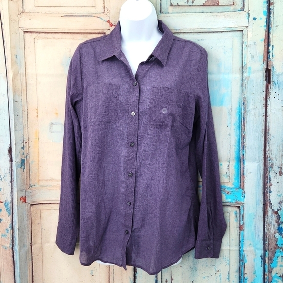 Eddie Bauer Long Sleeve Button Down Packable Shirt in grape - Picture 1 of 7